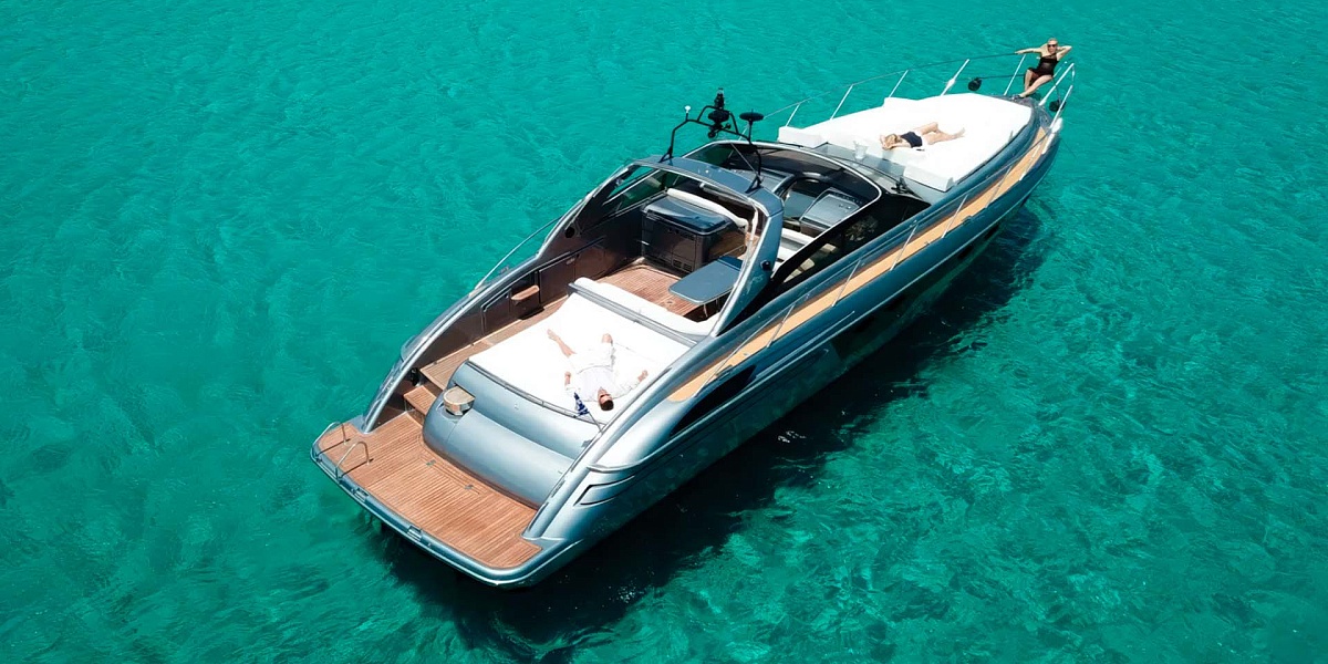 Аренда моторной яхты Princess V55 на Миконосе, Греция